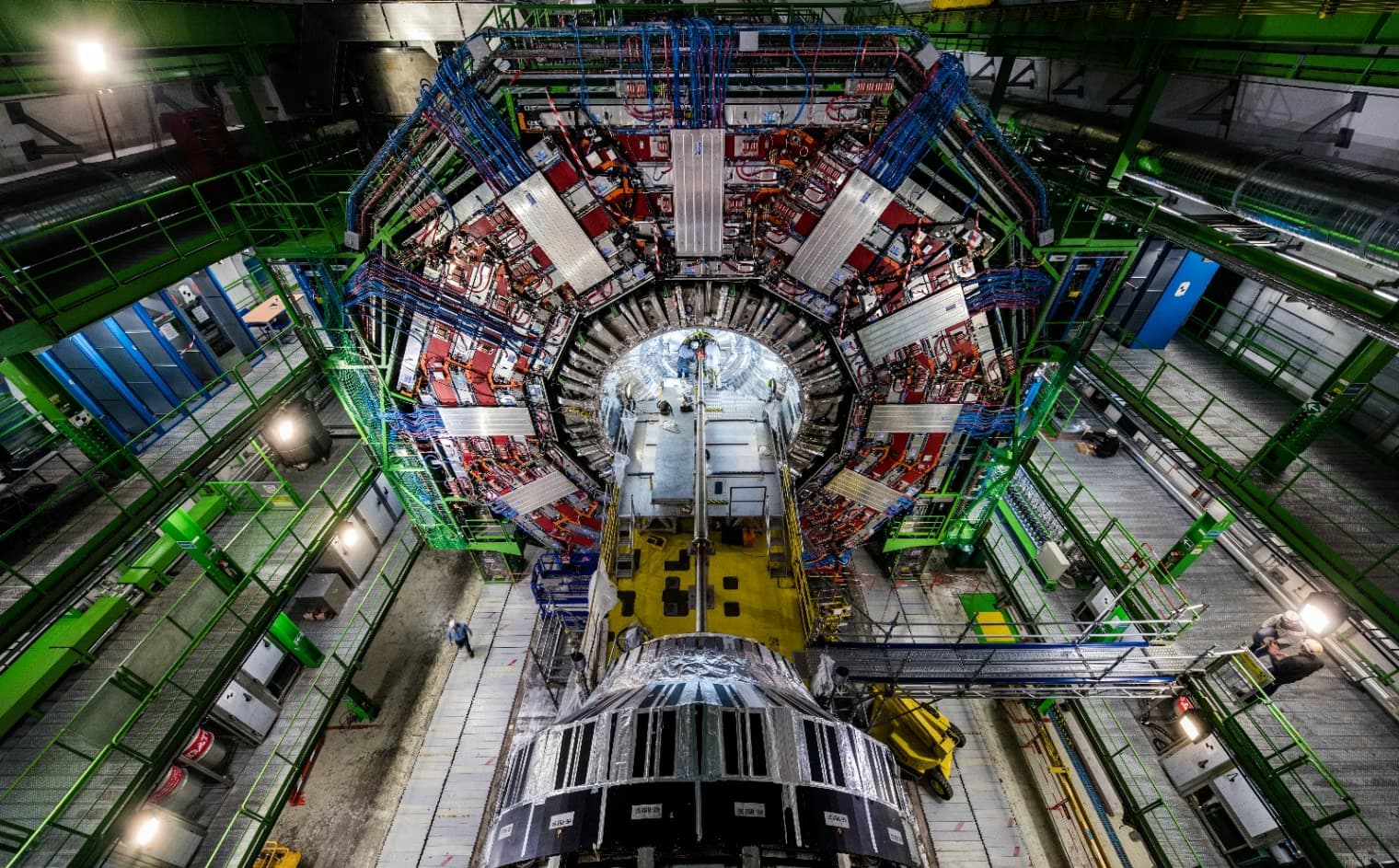 CERN DETECTA FISICA MÁS ALLÁ DEL MODELO ESTÁNDAR